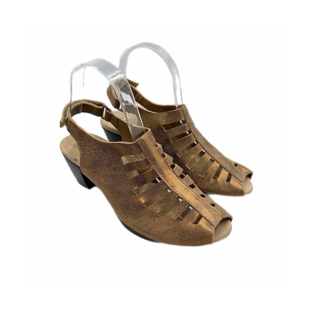 Munro American Abby Gold Metallic Peep Toe Cut Out Slingback Low Heeled Sandals